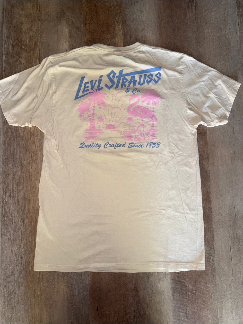Levi's Cream Short Sleeve Tee with Pink & Blue Flamingo Graphic Medium